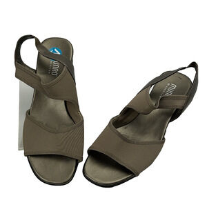 Munro American Taupe Brown Summer Block Heeled Sandal Size 9W